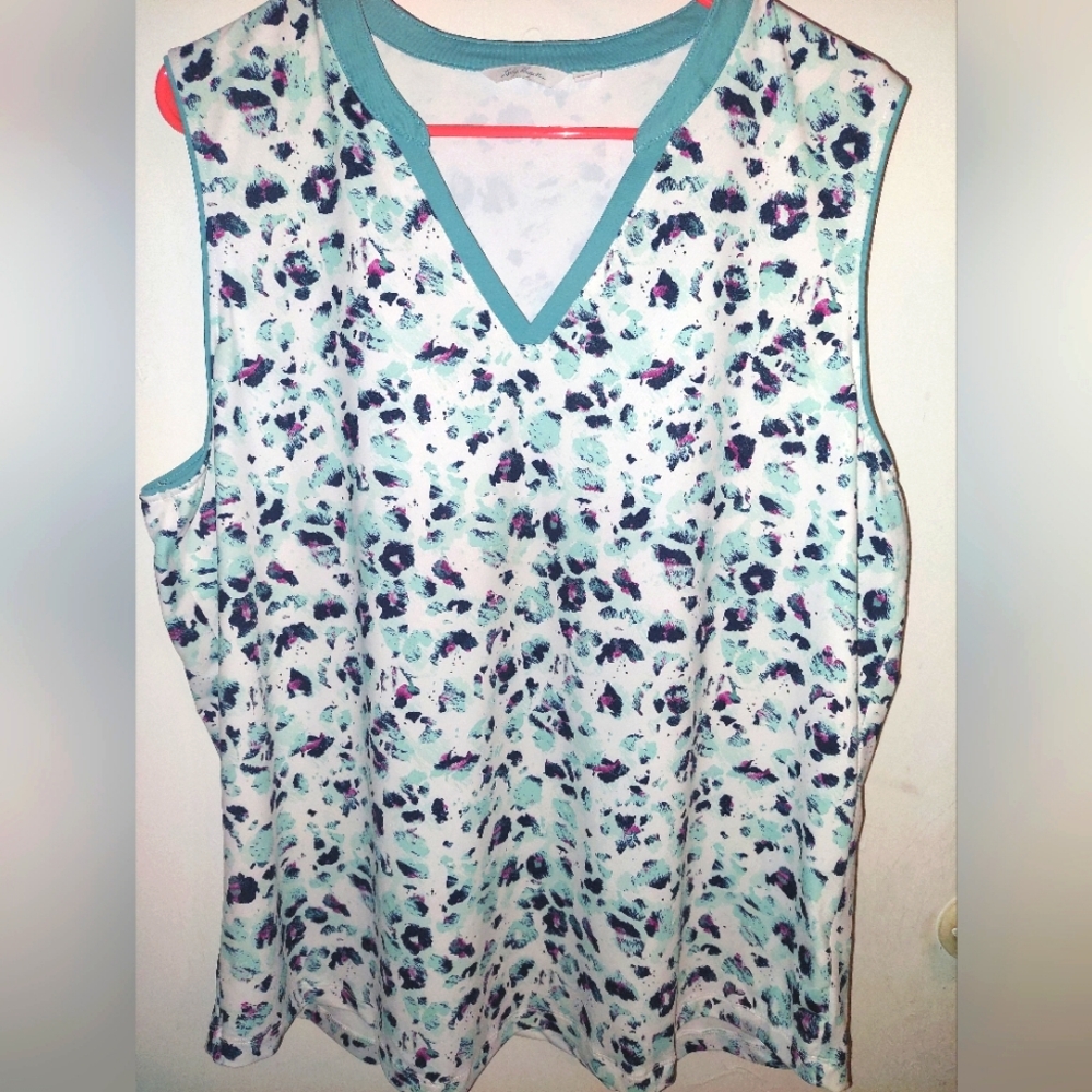 NWOT Lady Hagen sleeveless V-neck golf shirt size XXL Sea Glass Leopard